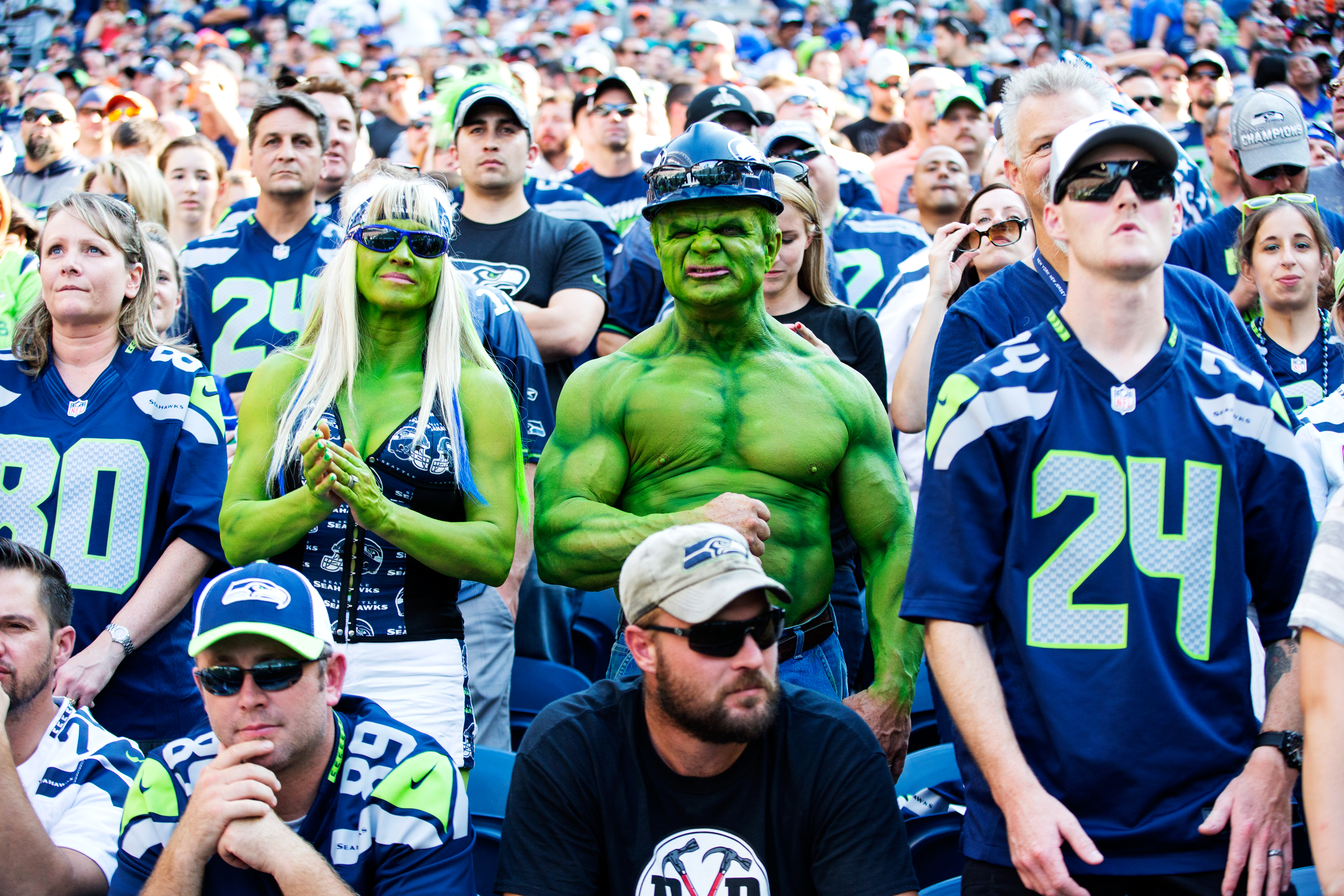 Geologists Are Going to Measure Seattle Seahawk Fans' Feetquake ...