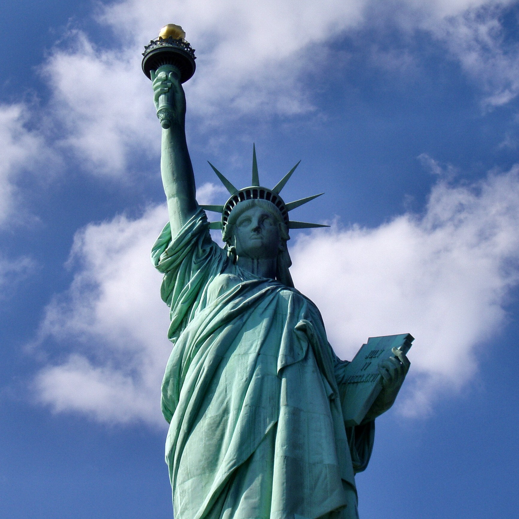 File:Liberty-statue-from-below cropped.jpg - Wikipedia, the free ...