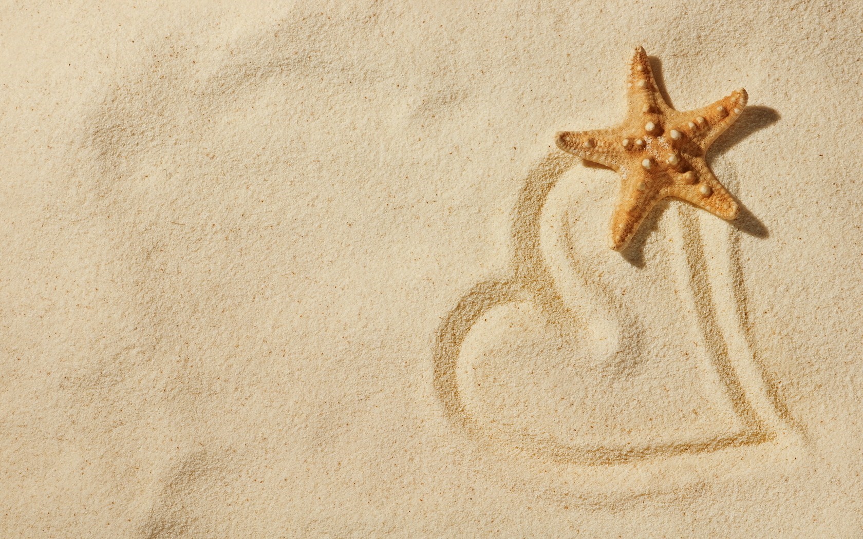 beach-sand-heart-starfish-love-hd-wallpaper - Wide Wallpapers ...