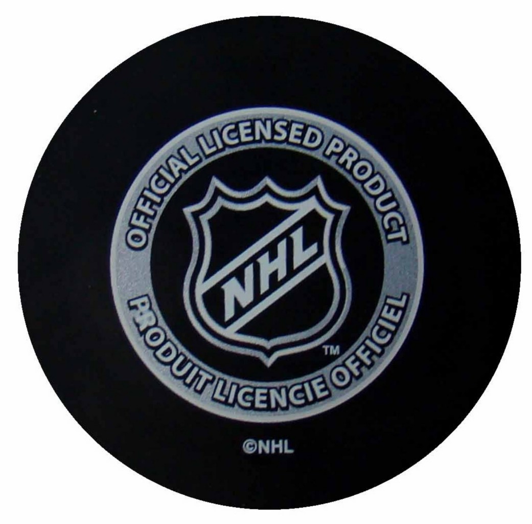 Brendan Shanahan SIGNED Hartford Whalers Hockey Puck w/Case ...