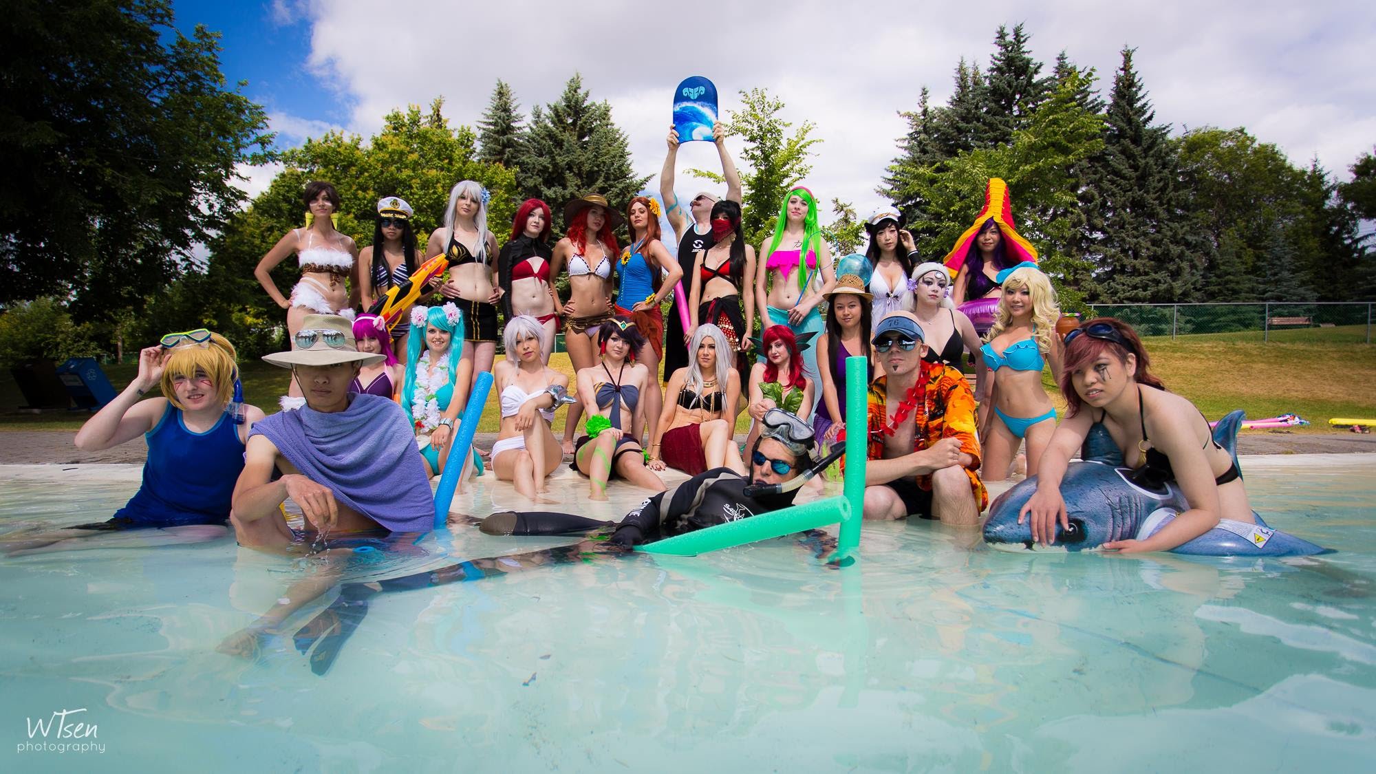 2014 League of Legends Pool Party! - YouTube