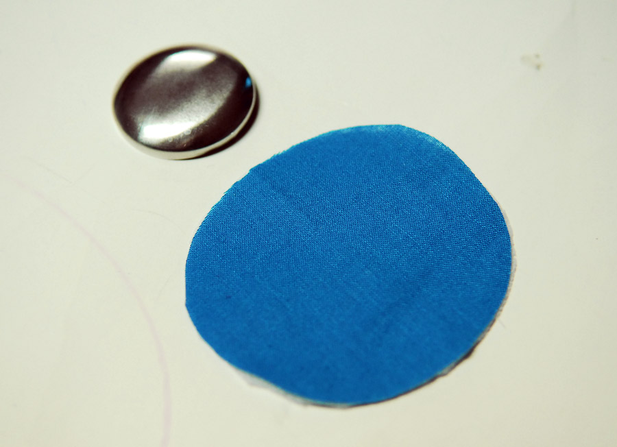 Fabric Covered Buttons {with embroidery detail} - Shwin&Shwin