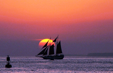 Sailboat Silhouette Sunset images & pictures - NearPics