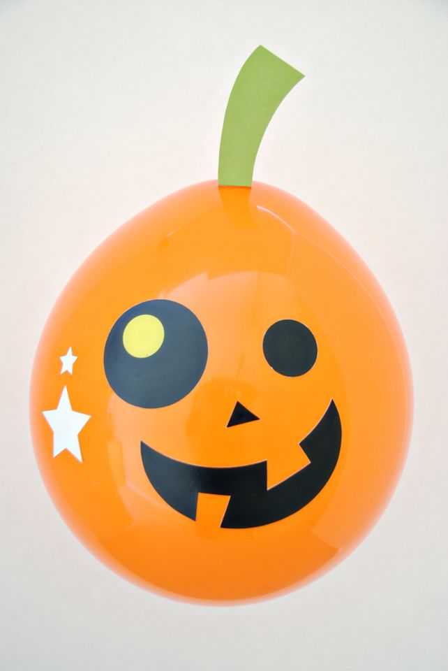DIY} How to Make Cute Halloween Pumpkin Balloons | Catch My Party
