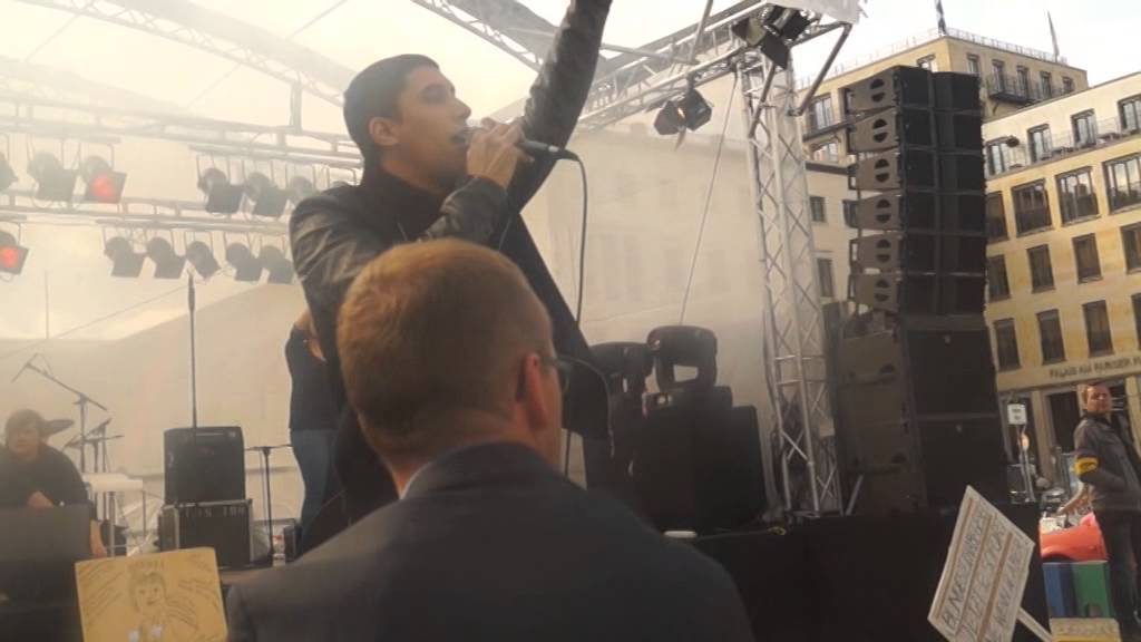 Andreas Bourani - Auf uns| (mit Gebärdensprache) i am 5.5.2014 in ...