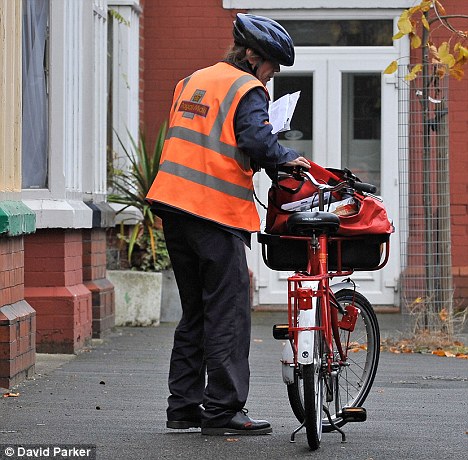 Postmen bite back over dog attacks: Royal Mail launch probe as ...